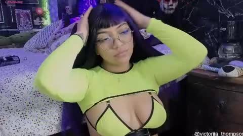 victoriia_thompson online show from July 12, 2026, 8:22 pm