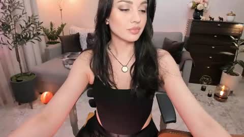 Viki Bellson online show from June 24, 2026, 6:29 pm