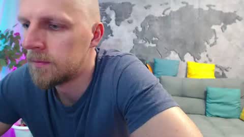 vikingchrisss online show from June 15, 2026, 10:06 am