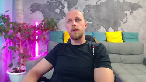 vikingchrisss online show from July 14, 2026, 10:54 am