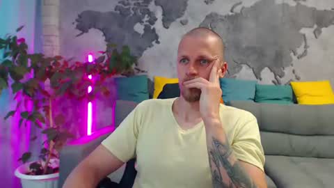 vikingchrisss online show from July 18, 2026, 10:52 am