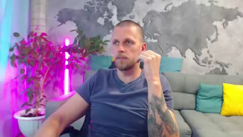 vikingchrisss online show from July 26, 2026, 10:44 am
