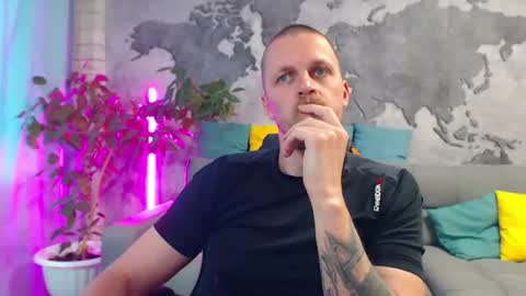 vikingchrisss online show from July 27, 2026, 10:44 am