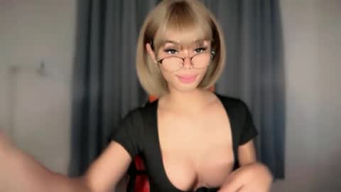 vikkylustfull online show from June 17, 2026, 5:47 pm