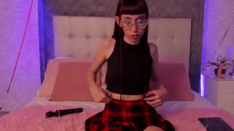 Snapshot of violet_bss chatting on June 28, 2026, 9:10 pm Violet online show from June 28, 2026, 9:10 pm