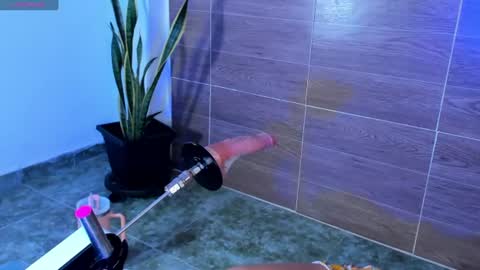 Violet Fiore online show from July 30, 2026, 6:51 pm