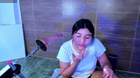 Violet Fiore online show from August 4, 2026, 4:04 am