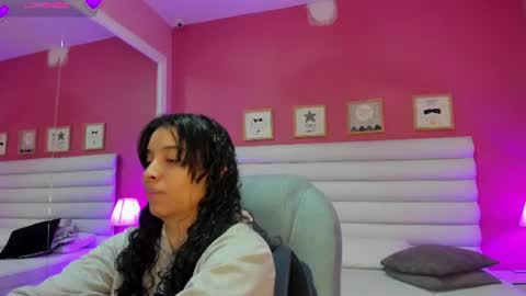 violet_sinclair online show from June 12, 2026, 11:20 am