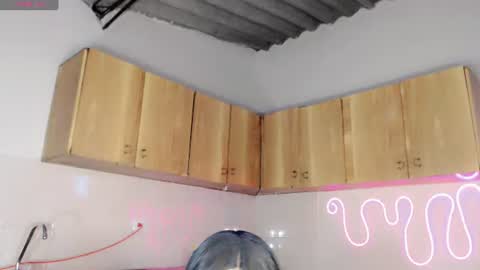 violeta_r_01 online show from June 18, 2026, 4:46 am