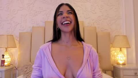 Violeta online show from June 17, 2026, 3:57 pm