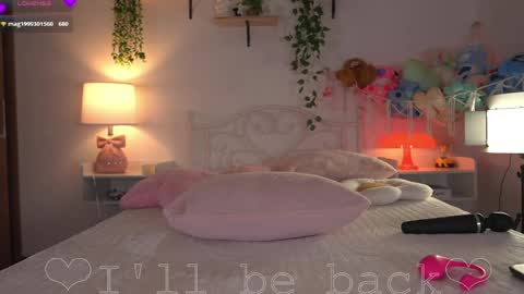 violeth___ online show from May 11, 2026, 2:45 pm