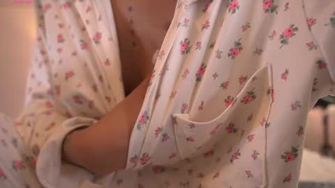 violeth___ online show from June 22, 2026, 10:23 am