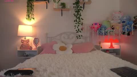 violeth___ online show from July 3, 2026, 11:16 am