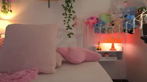 violeth___ online show from July 6, 2026, 12:13 pm