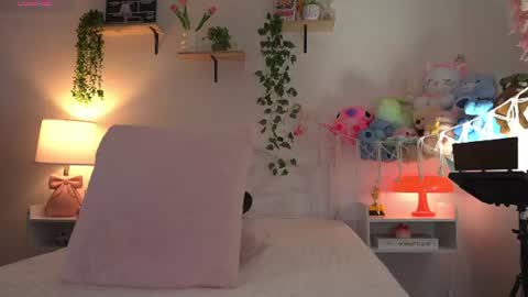 violeth___ online show from July 7, 2026, 11:47 am