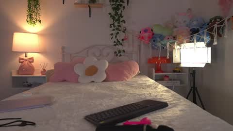 violeth___ online show from July 15, 2026, 11:04 am