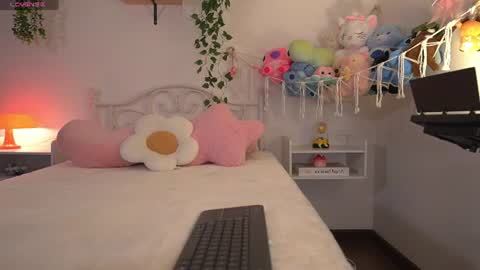 violeth___ online show from July 23, 2026, 11:08 am