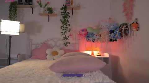 violeth___ online show from July 28, 2026, 11:17 am