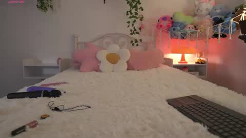 violeth___ online show from July 31, 2026, 11:42 am