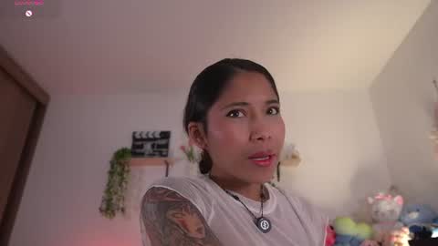 violeth___ online show from August 4, 2026, 1:14 pm