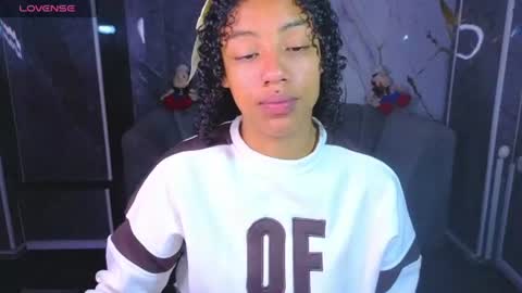 violeth_b online show from July 25, 2026, 12:58 pm