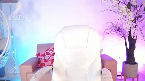 violetjonesx online show from July 9, 2026, 11:36 am