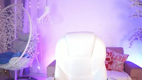 violetjonesx online show from July 29, 2026, 11:30 am