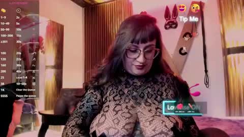 Snapshot of violett_8 chatting on June 19, 2026, 5:56 am violett_8 online show from June 19, 2026, 5:56 am
