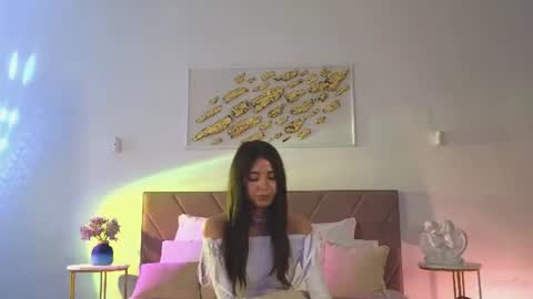 violetta_finch online show from July 28, 2026, 2:13 pm