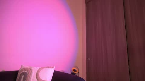 Snapshot of violetta_swift_ chatting on April 24, 2026, 3:09 am violetta independent model online show from April 24, 2026, 3:09 am