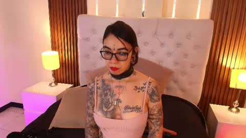 violettaalemida online show from July 8, 2026, 4:17 am