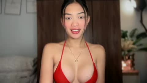 Snapshot of vivian_roberts chatting on July 10, 2026, 11:51 pm Vivian online show from July 10, 2026, 11:51 pm