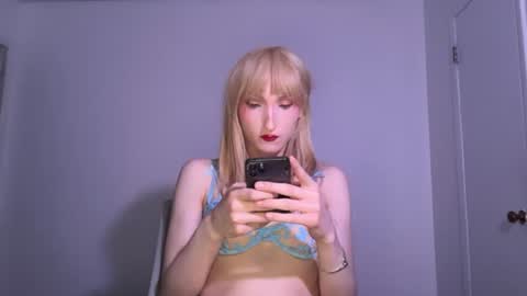 vivian layy online show from June 17, 2026, 12:46 am