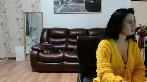 Snapshot of vivienne17 chatting on February 22, 2025, 6:41 pm vivienne online show from February 22, 2025, 6:41 pm
