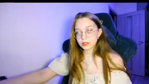 vivivivikkie online show from July 17, 2026, 9:52 pm