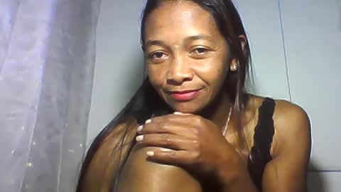 Snapshot of vixen_lina chatting on July 2, 2026, 6:36 pm vixen_lina online show from July 2, 2026, 6:36 pm