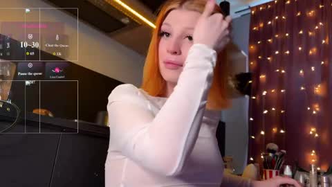 Snapshot of vynila chatting on May 9, 2026, 10:53 am ILONA A week goal new laptop online show from May 9, 2026, 10:53 am