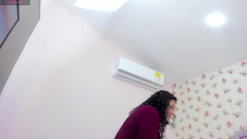 Snapshot of watson_crystal00 chatting on July 27, 2026, 1:18 pm Milf Latina online show from July 27, 2026, 1:18 pm