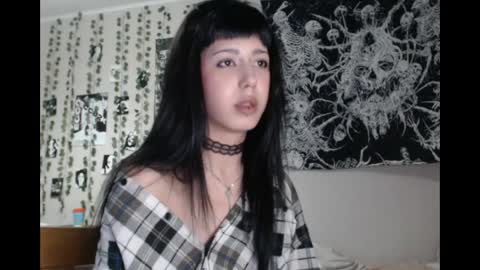 Mina online show from April 30, 2026, 8:57 pm