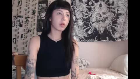 Mina online show from May 2, 2026, 2:22 pm