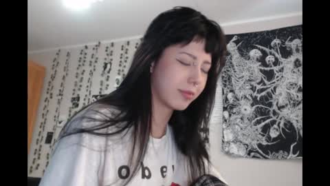 Mina online show from May 16, 2026, 2:16 pm