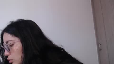 Snapshot of we_n_you chatting on July 20, 2026, 2:30 pm Trixie 3 online show from July 20, 2026, 2:30 pm