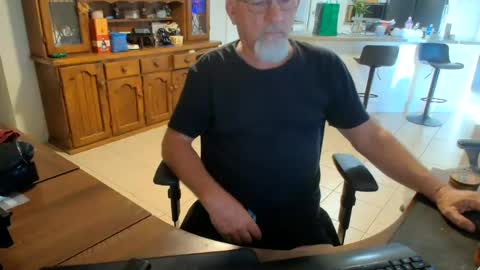 Wellhelloo online show from July 14, 2026, 6:07 am