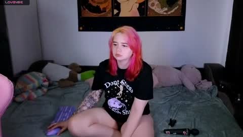 wendyycandy online show from July 16, 2026, 5:35 am