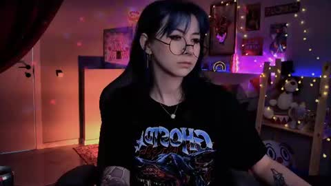 little girl who is always rightLisa online show from July 2, 2026, 1:16 am