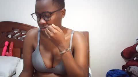 whitney_ly online show from August 4, 2026, 6:27 am