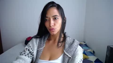Ilauren online show from April 21, 2026, 11:38 am