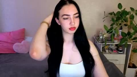 Alena online show from June 14, 2026, 4:03 am