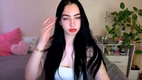 Alena online show from June 15, 2026, 4:04 am