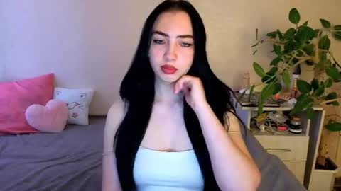 Alena online show from June 17, 2026, 4:04 am